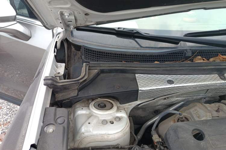 Used Cadillac XT4 2018 28T Two-Wheel Drive Tech Version Engine Bay Right