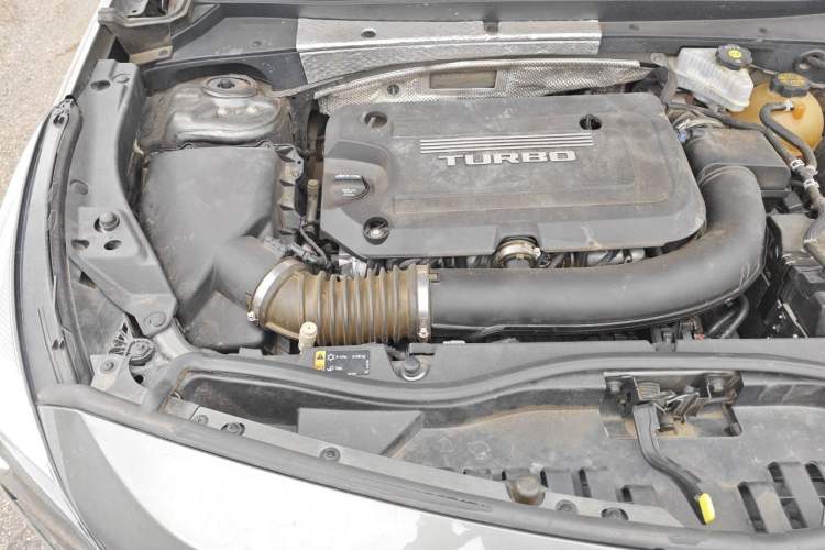 Used Cadillac XT4 2018 28T Two-Wheel Drive Tech Version Engine Bay Right