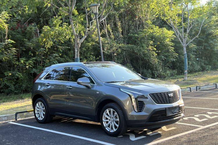 Used Cadillac XT4 2018 28T Two-Wheel Drive Tech Version Exterior 2