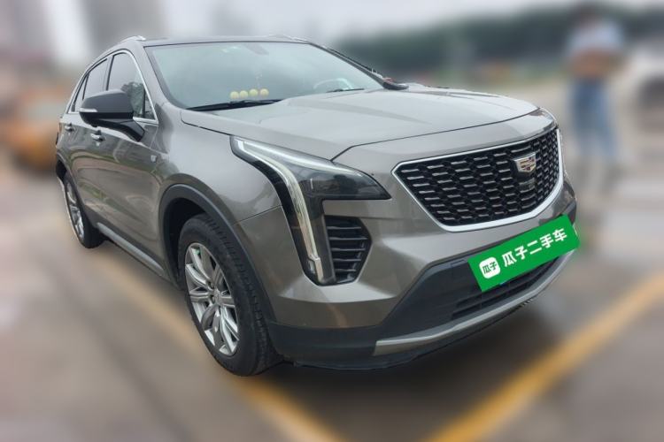 Used Cadillac XT4 2018 28T Two-Wheel Drive Leading Version Front Right 45 Deg