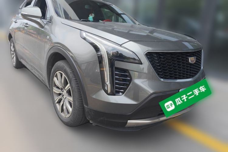 Used Cadillac XT4 2018 28T Two-Wheel Drive Luxury Sport Model Front Right 45 Deg