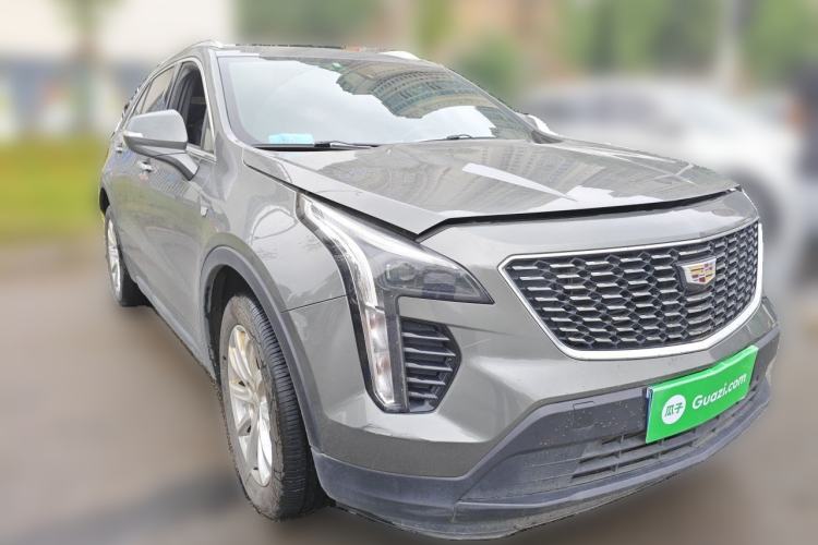 Used Cadillac XT4 2018 28T Two-Wheel Drive Tech Version Front Right 45 Deg