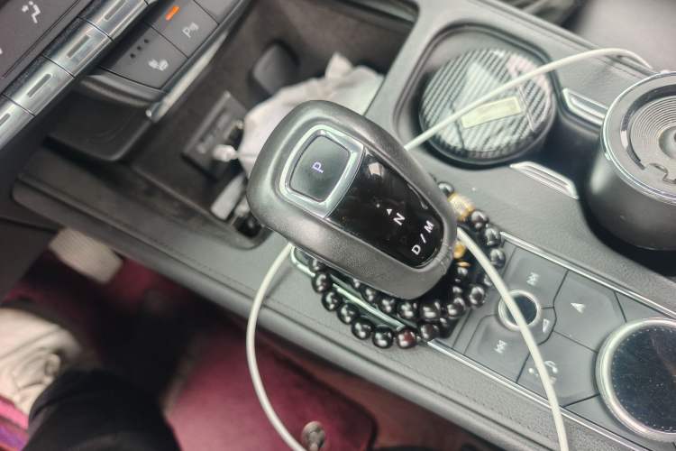 Used Cadillac XT4 2018 28T Two-Wheel Drive Leading Version Gear Lever