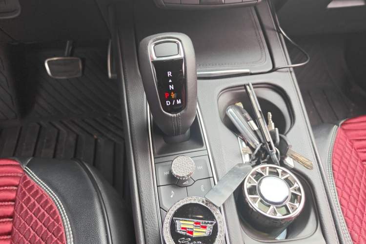 Used Cadillac XT4 2018 28T Two-Wheel Drive Luxury Sport Model Gear Lever