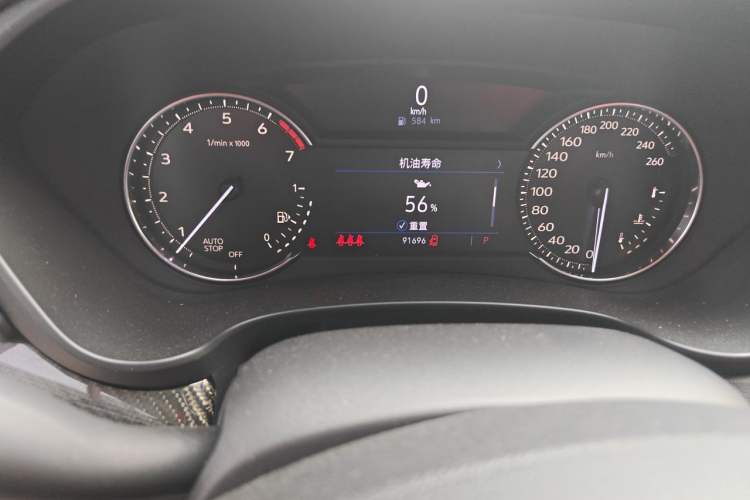 Used Cadillac XT4 2018 28T Two-Wheel Drive Luxury Sport Model Odometer Close Up