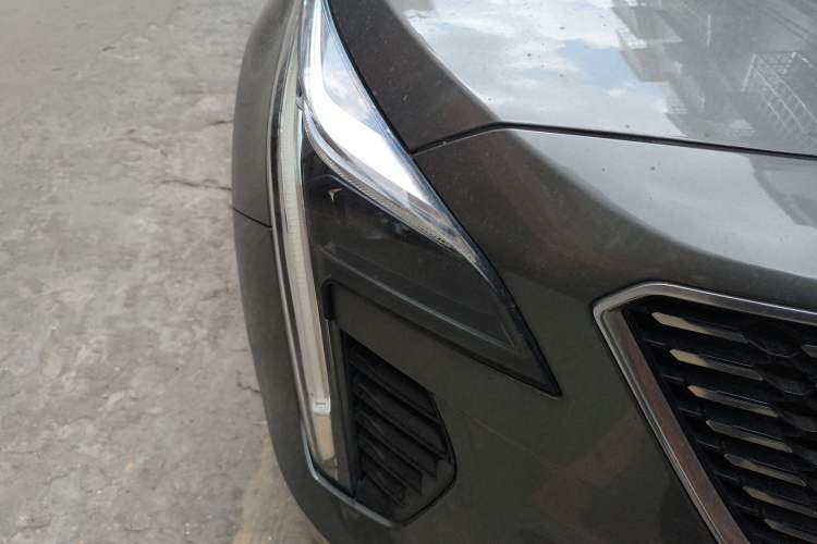 Used Cadillac XT4 2018 28T Four-Wheel Drive Leading Model Right Front Headlight