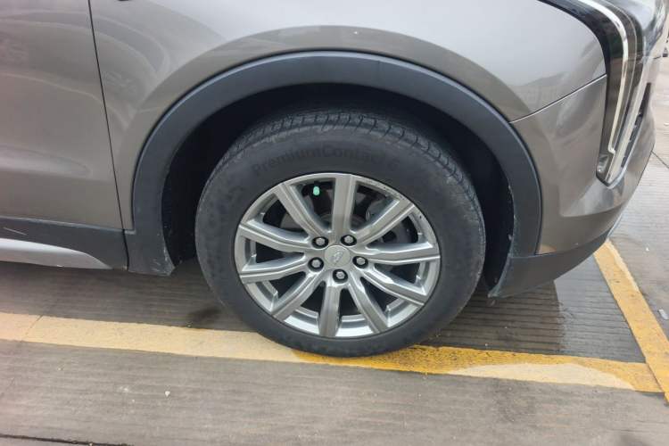 Used Cadillac XT4 2018 28T Two-Wheel Drive Leading Version Right Front Wheel Hub