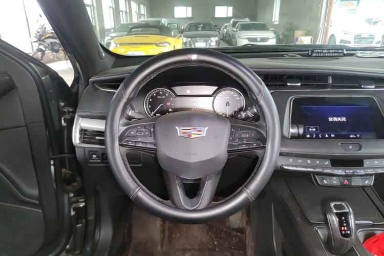 Used Cadillac XT4 2018 28T Two-Wheel Drive Leading Version Steering Wheel