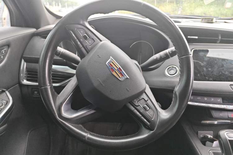 Used Cadillac XT4 2018 28T Two-Wheel Drive Tech Version Steering Wheel