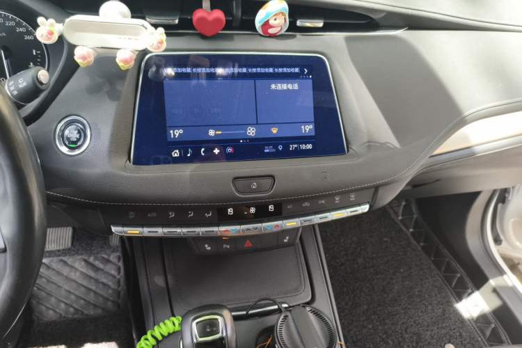 Used Cadillac XT4 2018 28T Two-Wheel-Drive Luxury Model Audio And AC Panel
