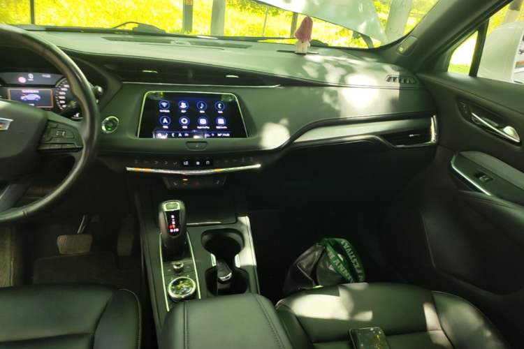 Used Cadillac XT4 2018 28T Two-Wheel Drive Leading Version Audio And AC Panel
