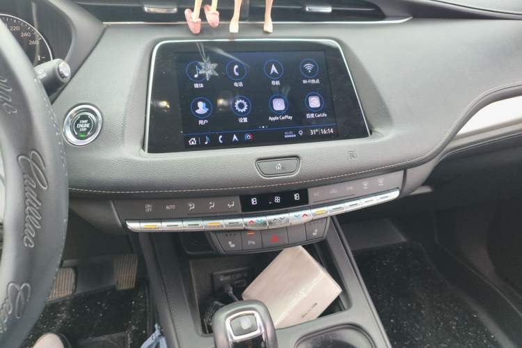 Used Cadillac XT4 2018 28T Two-Wheel-Drive Luxury Model Audio And AC Panel