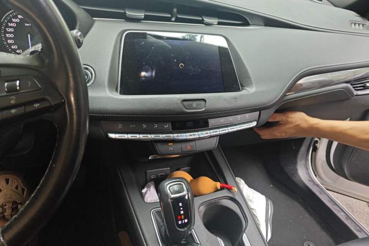 Used Cadillac XT4 2018 28T Two-Wheel Drive Tech Version Audio And AC Panel