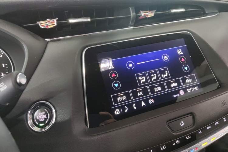 Used Cadillac XT4 2018 28T Four-Wheel Drive Leading Model Audio And AC Panel