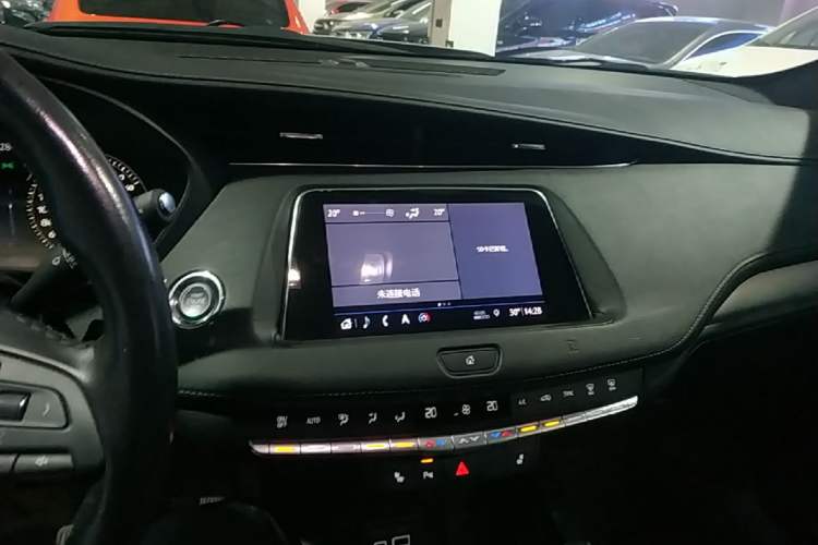 Used Cadillac XT4 2018 28T Two-Wheel Drive Leading Version Audio And AC Panel