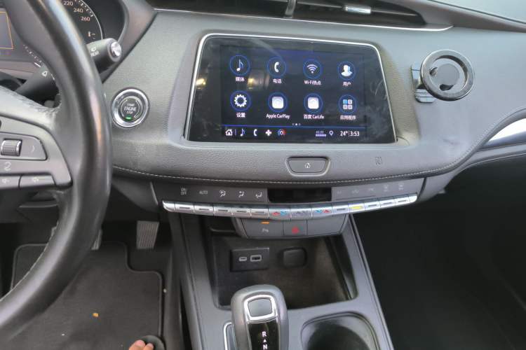 Used Cadillac XT4 2018 28T Two-Wheel Drive Tech Version Audio And AC Panel