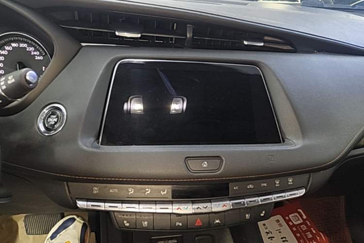 Used Cadillac XT4 2018 28T 4x4 Platinum Edition Audio And AC Panel