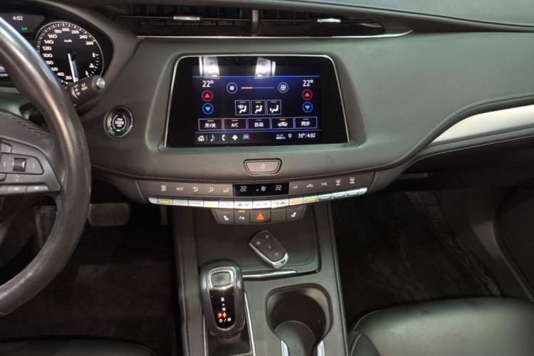Used Cadillac XT4 2018 28T Two-Wheel-Drive Luxury Model Audio And AC Panel