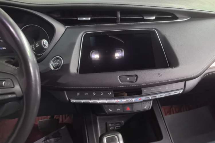 Used Cadillac XT4 2018 28T Two-Wheel Drive Leading Version Audio And AC Panel