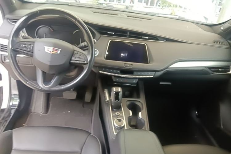 Used Cadillac XT4 2018 28T Two-Wheel Drive Leading Version Center Console