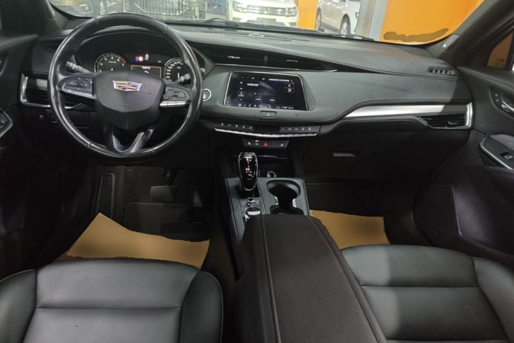Used Cadillac XT4 2018 28T Two-Wheel Drive Leading Version Center Console