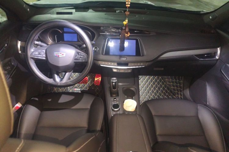 Used Cadillac XT4 2018 28T Two-Wheel Drive Leading Version Center Console
