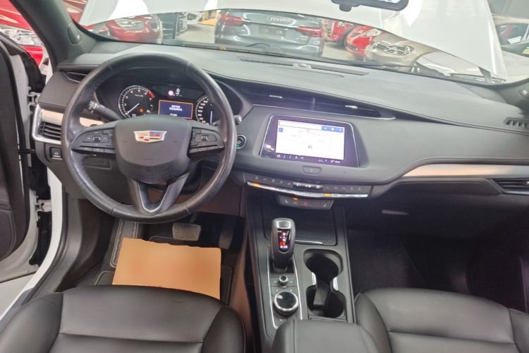 Used Cadillac XT4 2018 28T Two-Wheel Drive Leading Version Center Console