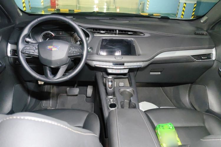 Used Cadillac XT4 2018 28T Four-Wheel Drive Leading Model Center Console