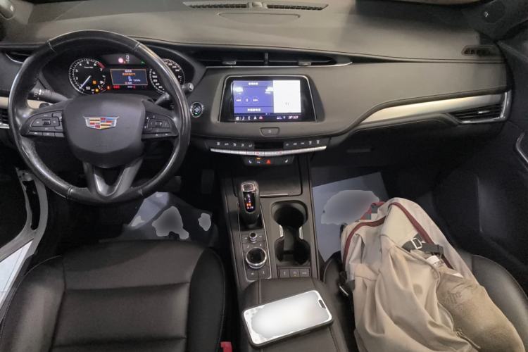 Used Cadillac XT4 2018 28T Two-Wheel Drive Leading Version Center Console