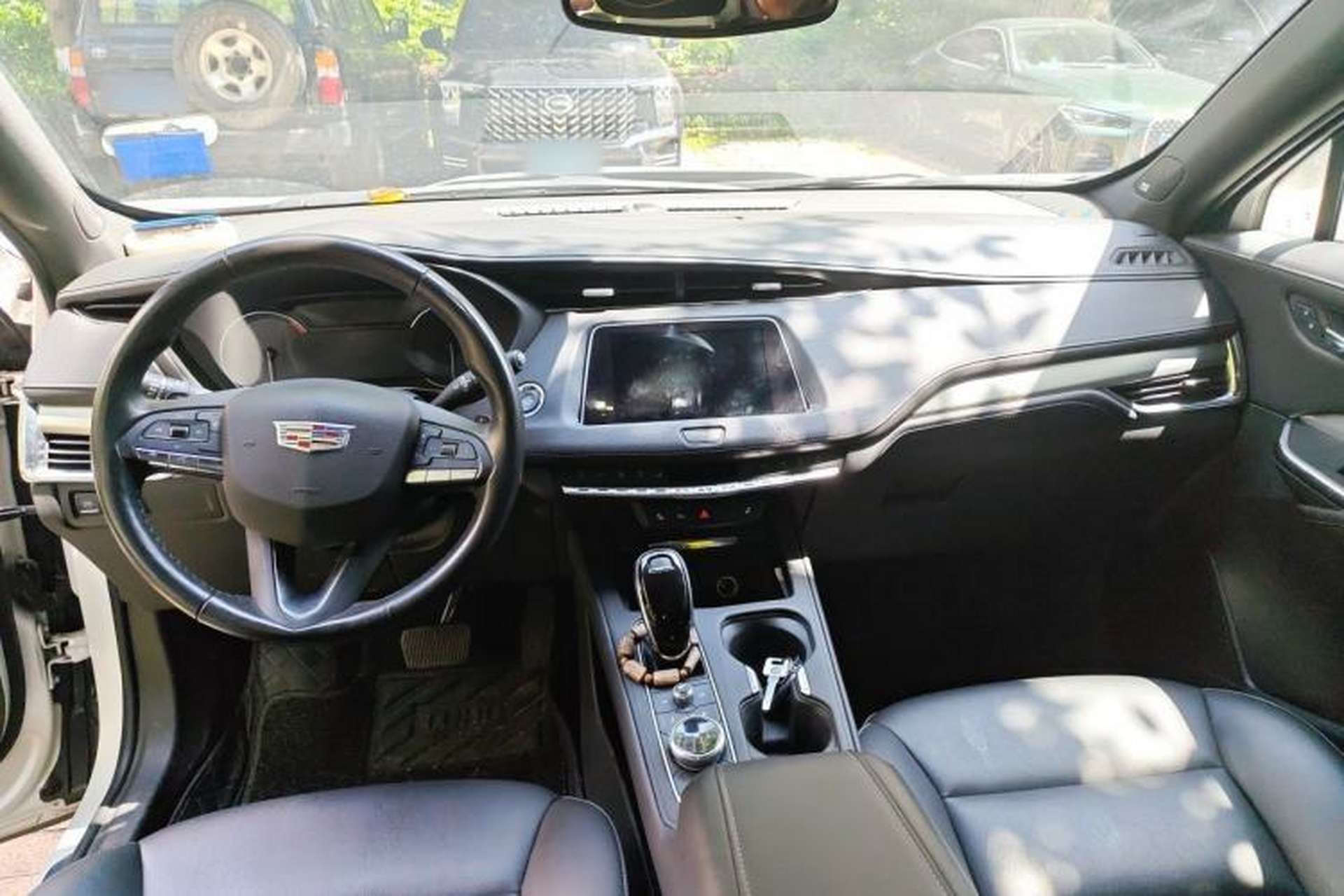 Used Cadillac XT4 2018 28T Two-Wheel Drive Leading Version Center Console