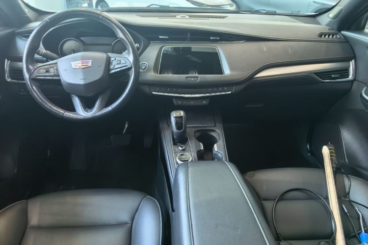 Used Cadillac XT4 2018 28T Two-Wheel Drive Leading Version Center Console