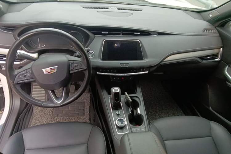 Used Cadillac XT4 2018 28T Two-Wheel Drive Leading Version Center Console