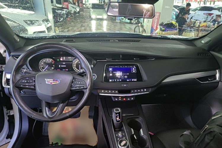 Used Cadillac XT4 2018 28T Four-Wheel Drive Leading Model Center Console