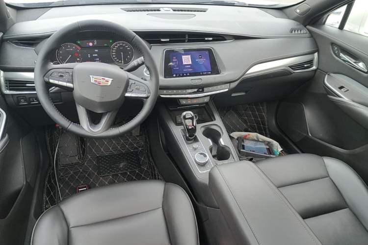 Used Cadillac XT4 2018 28T Two-Wheel Drive Leading Version Center Console