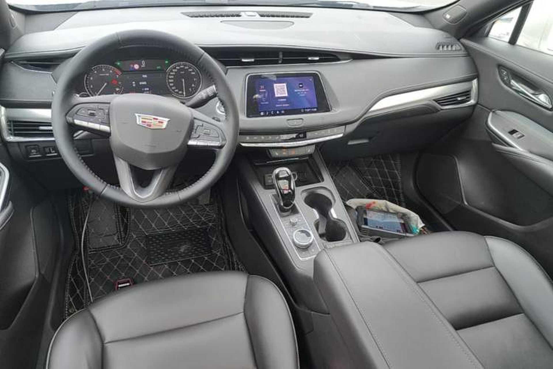Used Cadillac XT4 2018 28T Two-Wheel Drive Leading Version Center Console