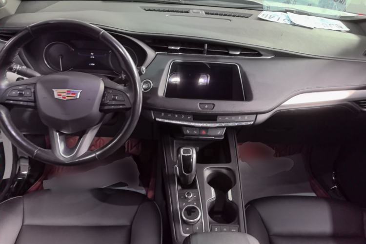 Used Cadillac XT4 2018 28T Two-Wheel Drive Leading Version Center Console