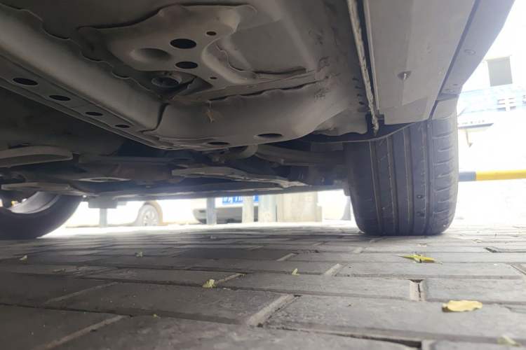 Used Cadillac XT4 2018 28T Two-Wheel Drive Leading Version Chassis Front Right