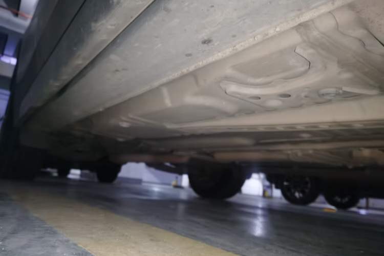 Used Cadillac XT4 2018 28T 4x4 Platinum Edition Chassis Front Right