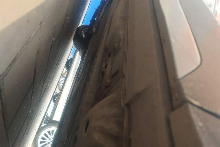 Used Cadillac XT4 2018 28T Two-Wheel-Drive Luxury Model Chassis Front Right