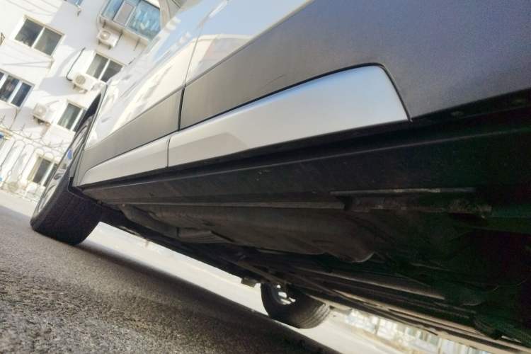 Used Cadillac XT4 2018 28T Two-Wheel-Drive Luxury Model Chassis Rear Left