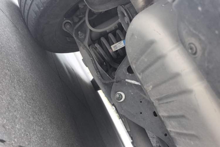 Used Cadillac XT4 2018 28T Two-Wheel-Drive Luxury Model Chassis Rear Left