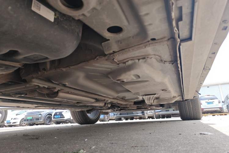 Used Cadillac XT4 2018 28T 4x4 Platinum Edition Chassis Rear Right