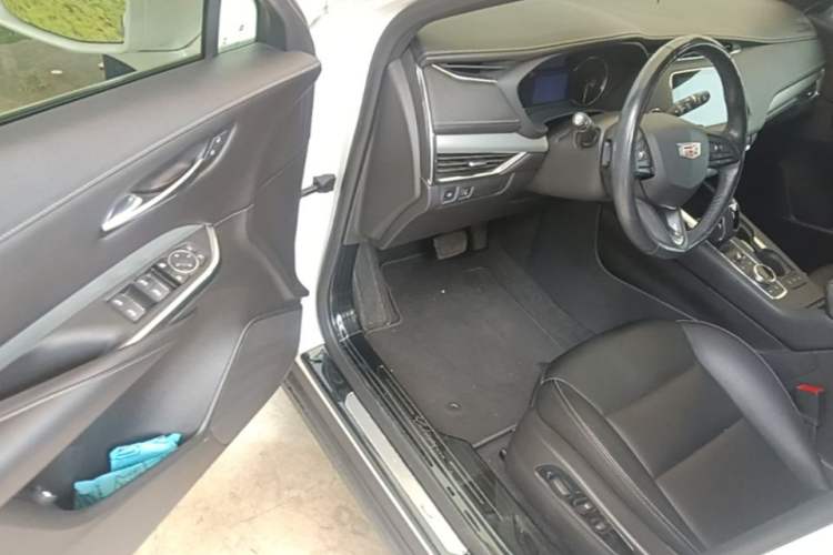 Used Cadillac XT4 2018 28T Two-Wheel Drive Leading Version Driver Seat