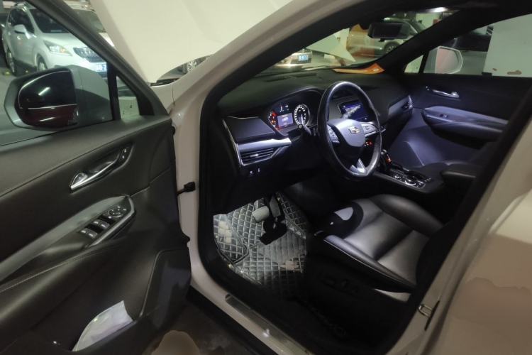 Used Cadillac XT4 2018 28T Two-Wheel-Drive Luxury Model Driver Seat