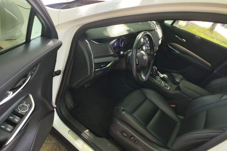 Used Cadillac XT4 2018 28T Two-Wheel Drive Leading Version Driver Seat