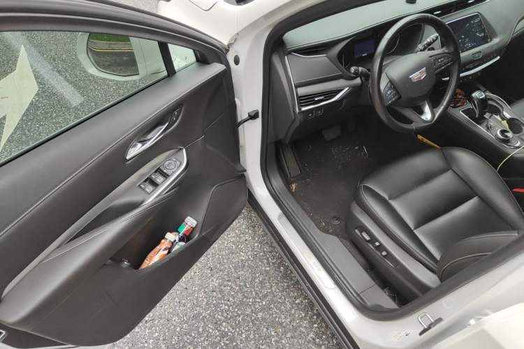 Used Cadillac XT4 2018 28T Two-Wheel Drive Leading Version Driver Seat