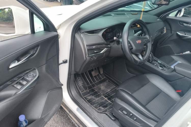 Used Cadillac XT4 2018 28T Two-Wheel Drive Tech Version Driver Seat