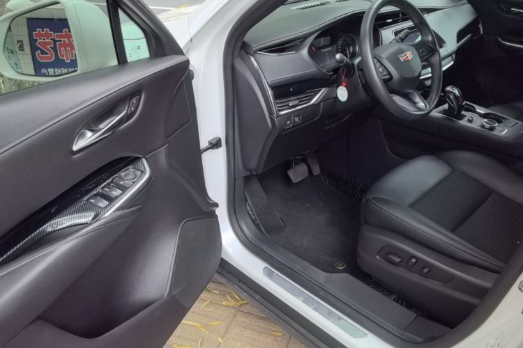 Used Cadillac XT4 2018 28T Two-Wheel Drive Tech Version Driver Seat
