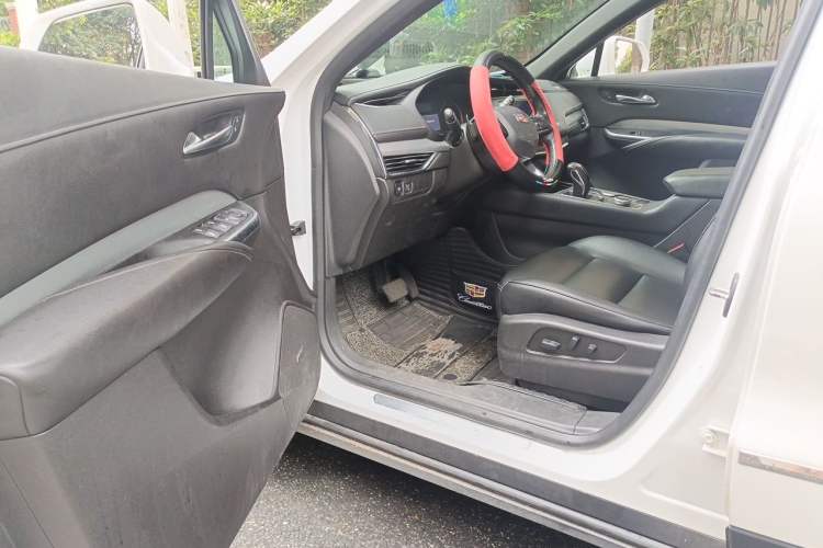 Used Cadillac XT4 2018 28T Two-Wheel-Drive Luxury Model Driver Seat