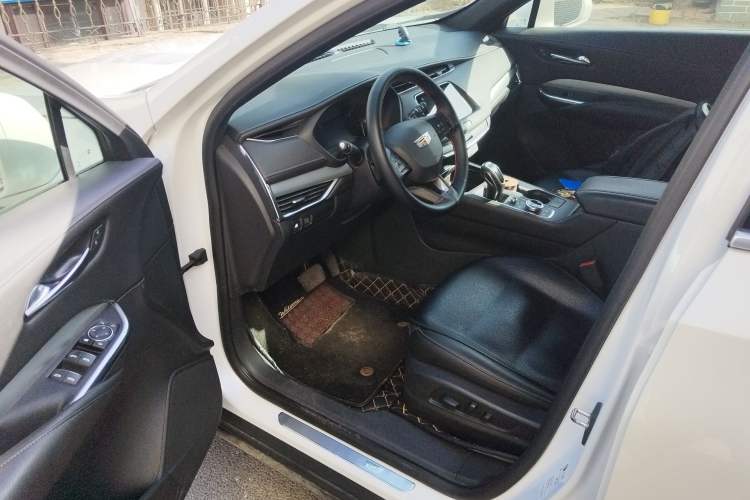 Used Cadillac XT4 2018 28T Two-Wheel-Drive Luxury Model Driver Seat